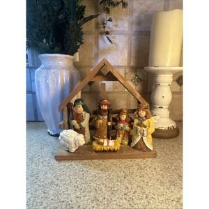 Nativity Set Small Resin Figurines Christmas Scene 7 pieces